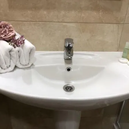 Hotel Academy 3*
