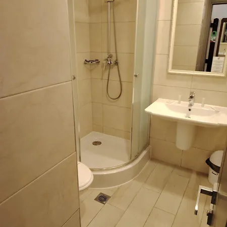 Academy Otel Venus