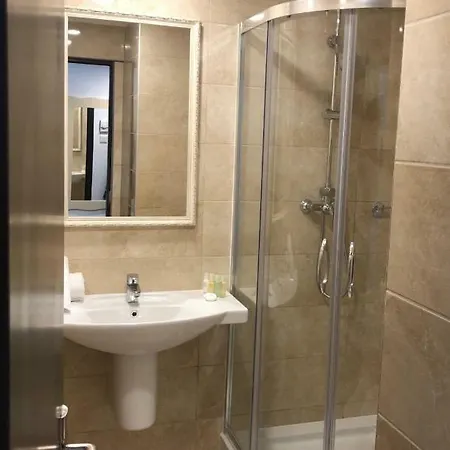 Academy Otel