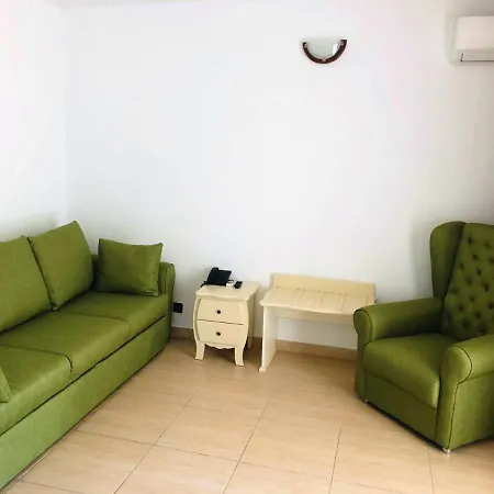 Academy Otel